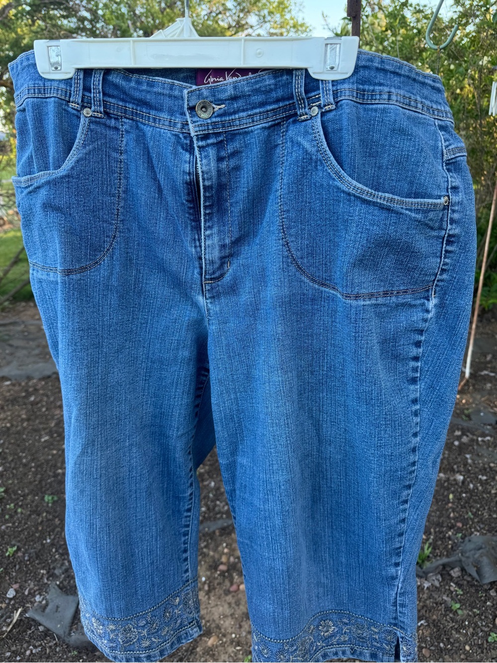 Gloria Vanderbilt Blue Embroidered Hem Cropped Jeans